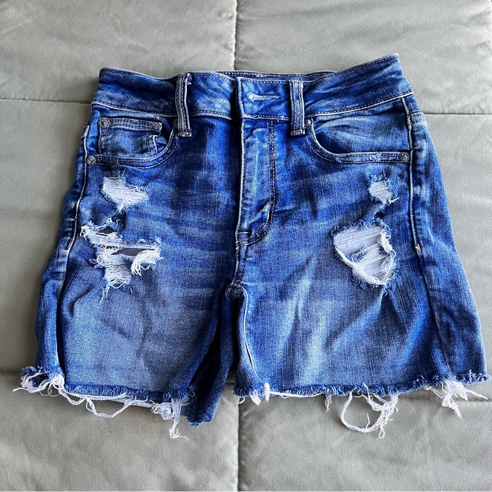 american eagle • ripped shorts